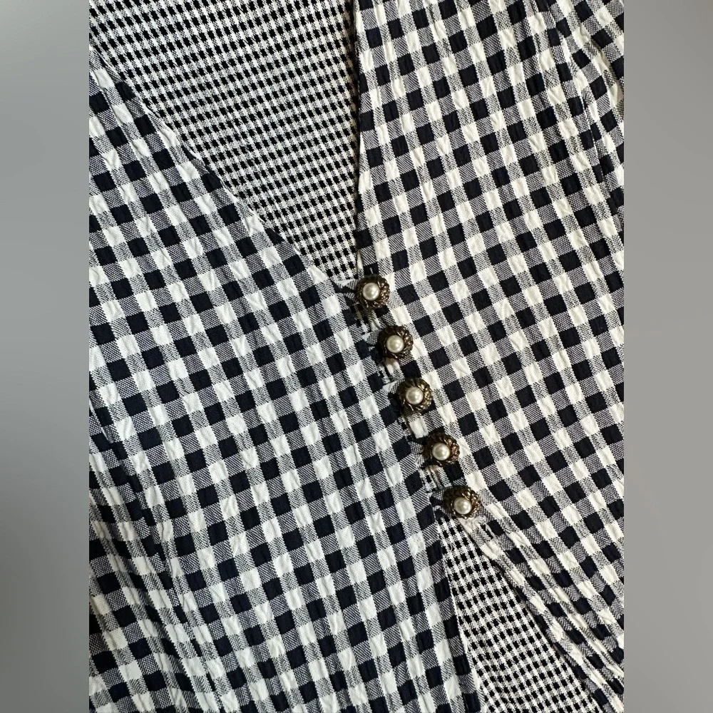 Elegant Navy and White Checkered Midi Dress - Picture 5 of 10